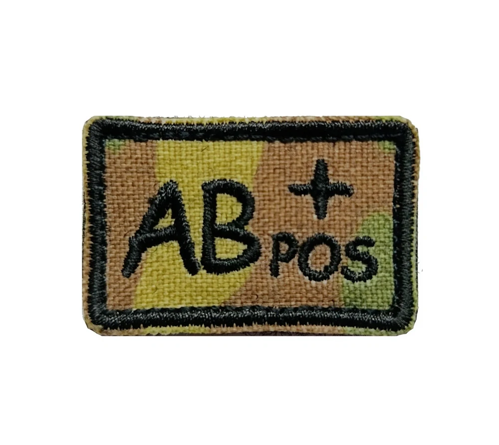 Nášivka vyšívaná, krevní skupina AB+ multicam